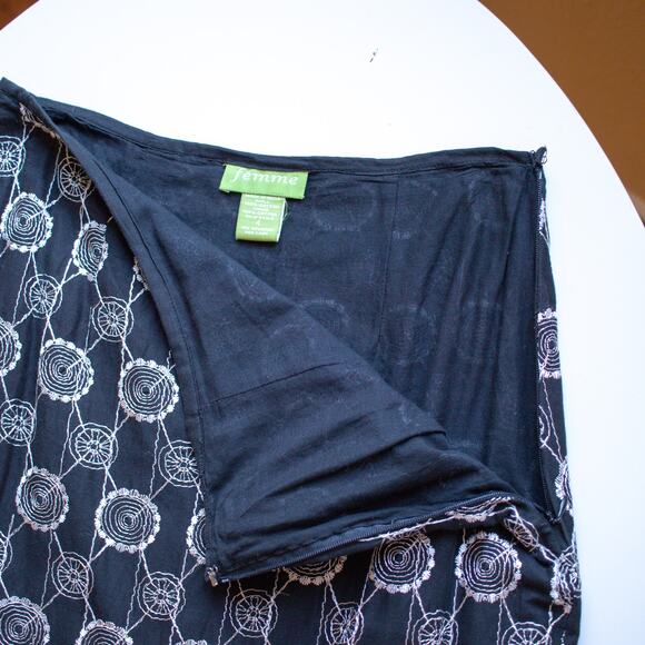 Femme Vintage Black and White Floral Stitchery Lined Maxi Skirt Size 4 - Picture 6 of 8